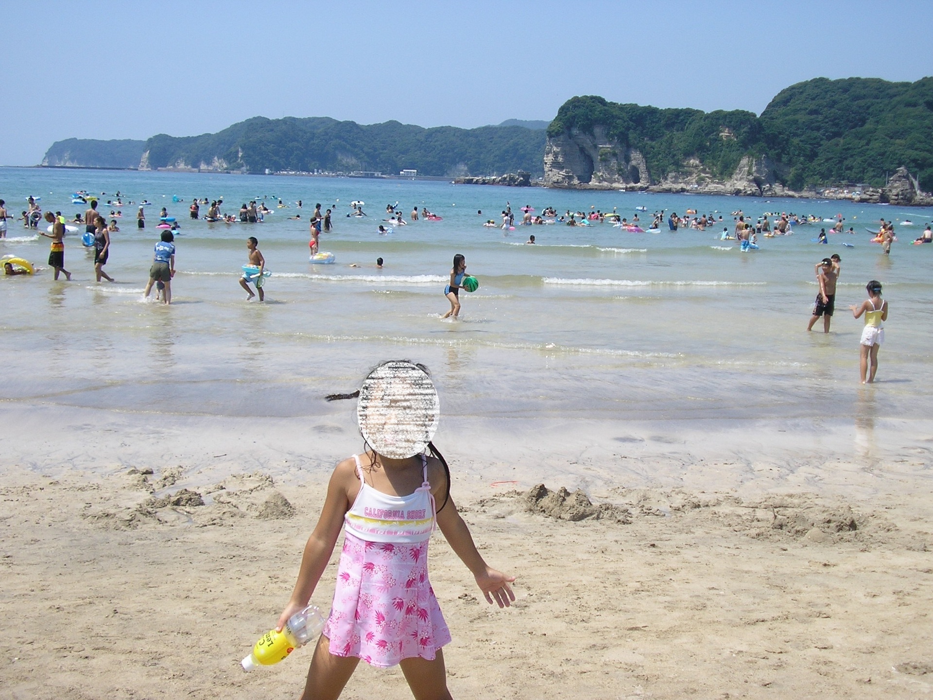 賑やかです 勝浦 海水浴